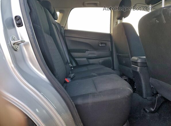 JA4APUAU0MU036028 2021 MITSUBISHI OUTLANDER Silver Vista interior trasera