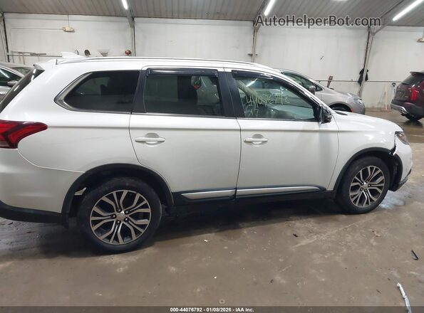 JA4AZ3A36HZ024115 2017 MITSUBISHI OUTLANDER White 
