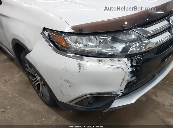JA4AZ3A36HZ024115 2017 MITSUBISHI OUTLANDER White 