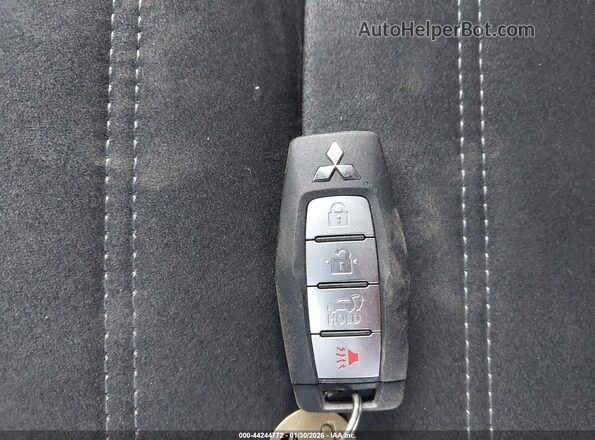 JA4T5UA92PZ033679 2023 MITSUBISHI OUTLANDER PHEV Silver Առջևի վահանակի տեսք