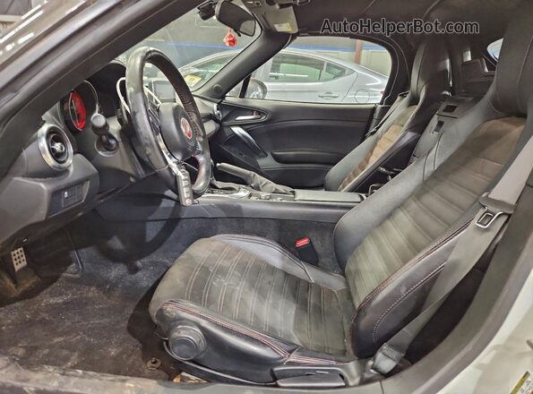 JC1NFAEK0H0113623 2017 FIAT 124 Белый Вид салона спереди