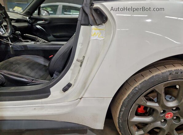 JC1NFAEK0H0113623 2017 FIAT 124 Белый Вид подкапотного пространства