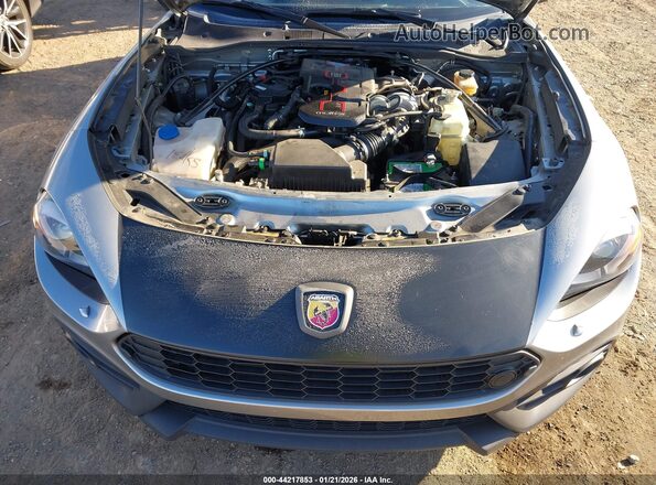 JC1NFAEK2H0118922 2017 FIAT 124 SPIDER Серебряный Вид спереди