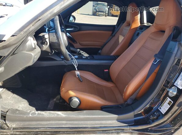 JC1NFAEK5H0104660 2017 FIAT 124 Черный Вид салона спереди