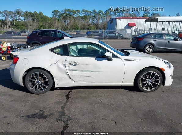 JF1ZCAC13H8605335 2017 SUBARU BRZ White Widok wnętrza z tyłu