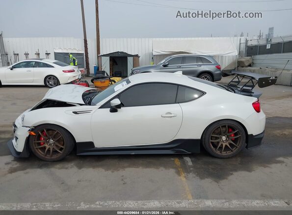JF1ZCAC17H9605946 2017 SUBARU BRZ White Widok wnętrza 360 stopni