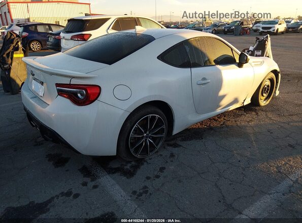 JF1ZCAC17J9601644 2018 SUBARU BRZ Белый 