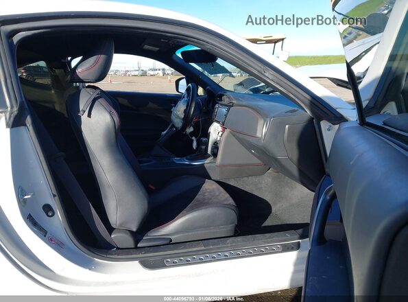 JF1ZCAC19H8603914 2017 SUBARU BRZ White 