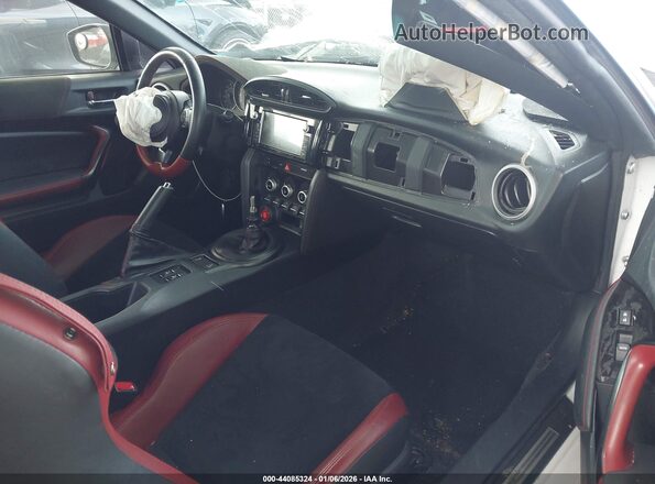 JF1ZCAD14L9700679 2020 SUBARU BRZ White წინა სალონის ხედი