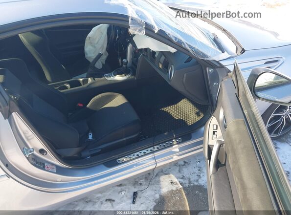 JF1ZNAA14K8700622 2019 TOYOTA 86 Silver წინა სალონის ხედი