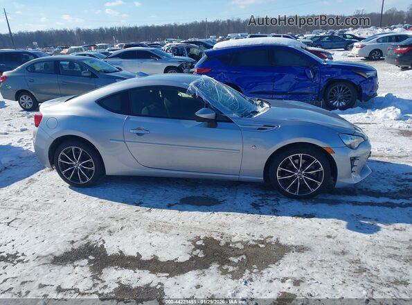 JF1ZNAA14K8700622 2019 TOYOTA 86 Silver უკანა სალონის ხედი