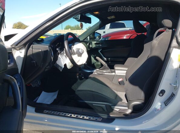 JF1ZNAA14L8753709 2020 TOYOTA 86 White წინა სალონის ხედი