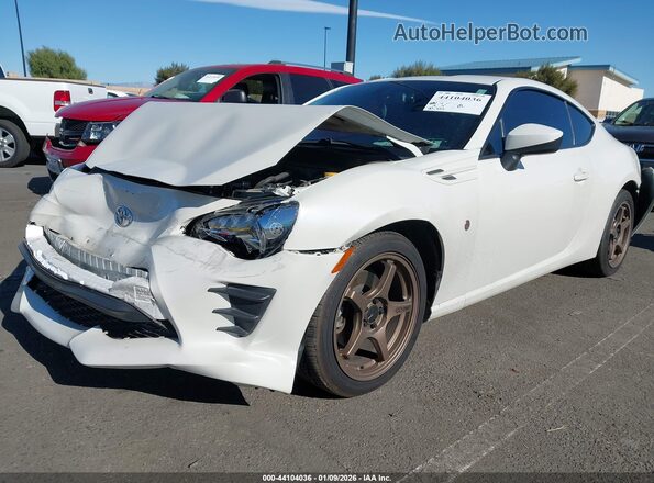 JF1ZNAA14L8753709 2020 TOYOTA 86 White წინა მარცხენა ხედი სამი მეოთხედიდან