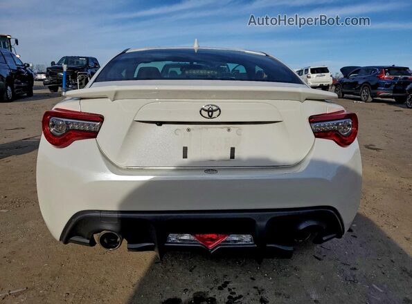 JF1ZNAA16H8702123 2017 TOYOTA 86 White 