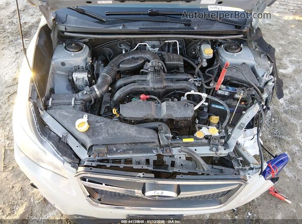 JF2GPABCXG8300133 2016 SUBARU CROSSTREK Cream Вид ззаду