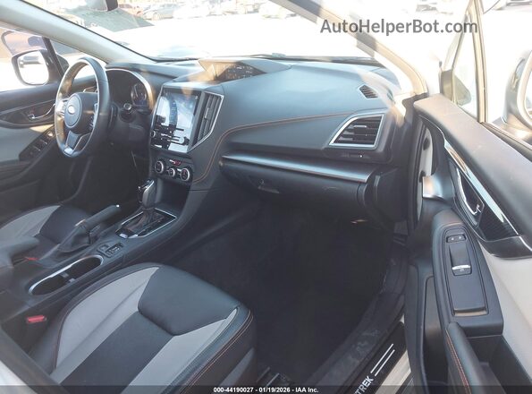 JF2GTAMC2L8234938 2020 SUBARU CROSSTREK White Вид салону спереду