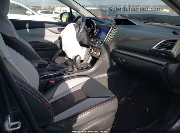 JF2GTHMC5N8267203 2022 SUBARU CROSSTREK Gray Вид салону спереду