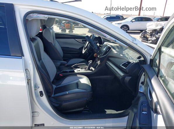 JF2GTHNC0NH286109 2022 SUBARU CROSSTREK White Front interior view