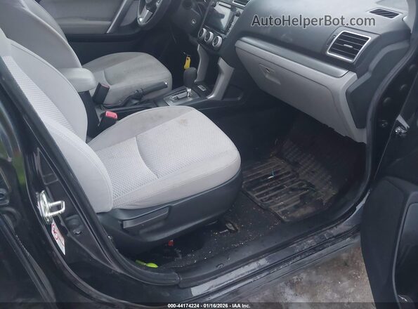 JF2SJAECXHH478438 2017 SUBARU FORESTER 2.5 Серый Вид салона спереди