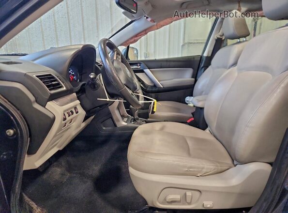 JF2SJAXC0GH411245 2016 SUBARU FORESTER 2.5I TO Black Вид салону спереду