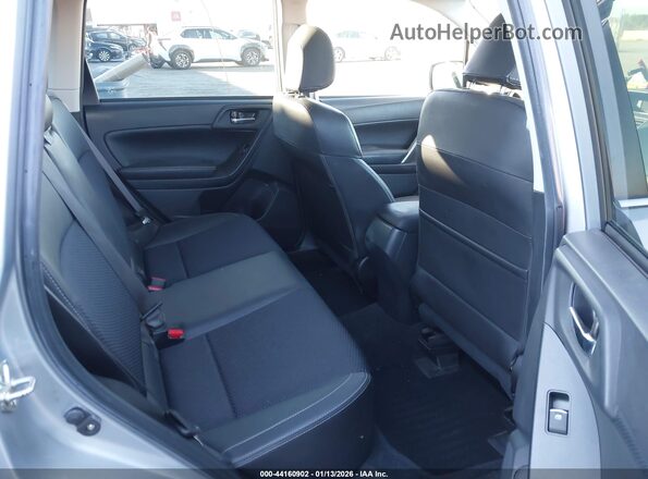 JF2SJGEC1JH484735 2018 SUBARU FORESTER2. Silver 