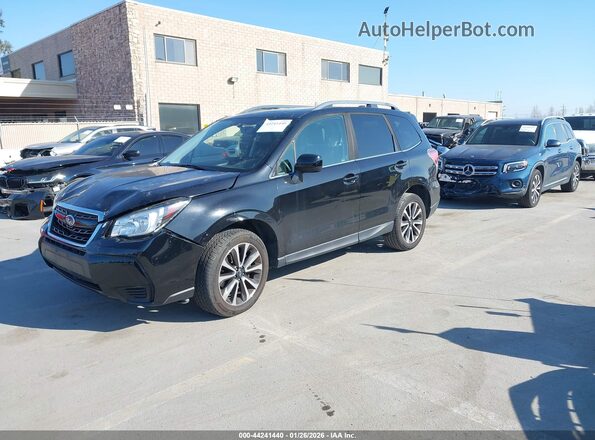 JF2SJGEC3JH553845 2018 SUBARU FORESTER2. Black 
