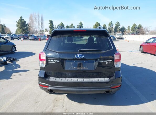JF2SJGEC3JH553845 2018 SUBARU FORESTER2. Black 