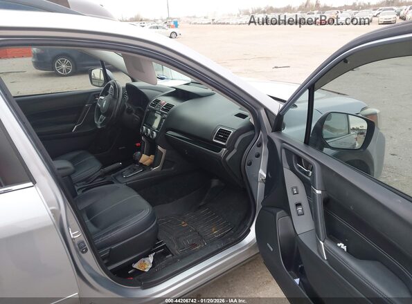 JF2SJGTC3HH439552 2017 SUBARU FORESTER2. Silver 