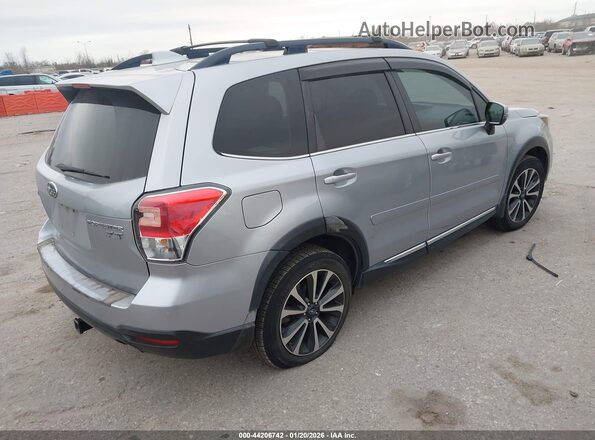 JF2SJGTC3HH439552 2017 SUBARU FORESTER2. Silver 
