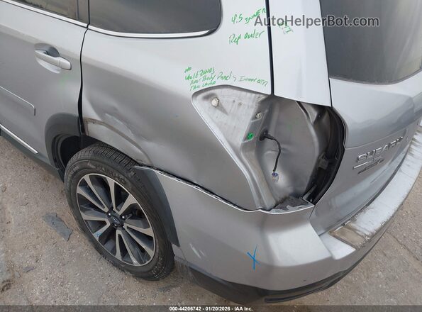 JF2SJGTC3HH439552 2017 SUBARU FORESTER2. Silver 
