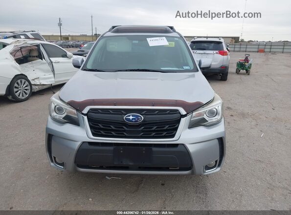 JF2SJGTC3HH439552 2017 SUBARU FORESTER2. Silver 