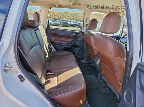 JF2SJGTC4HH501718 2017 SUBARU FORESTER2. White Вид задньої частини салону