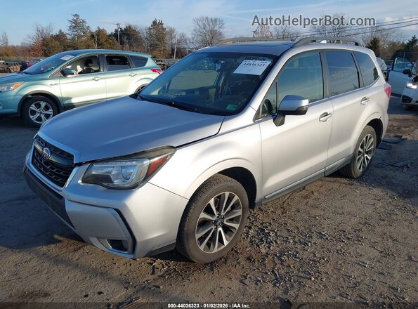 JF2SJGWC0JH400984 2018 SUBARU FORESTER2. Silver Przód lewy