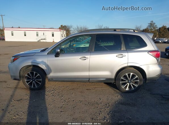 JF2SJGWC0JH400984 2018 SUBARU FORESTER2. Silver Widok wnętrza 360 stopni