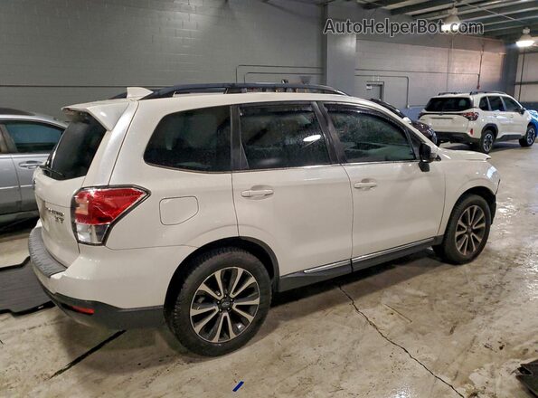 JF2SJGWC6JH432452 2018 SUBARU FORESTER2. White Rear right