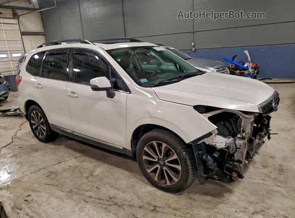 JF2SJGWC6JH432452 2018 SUBARU FORESTER2. White Front right