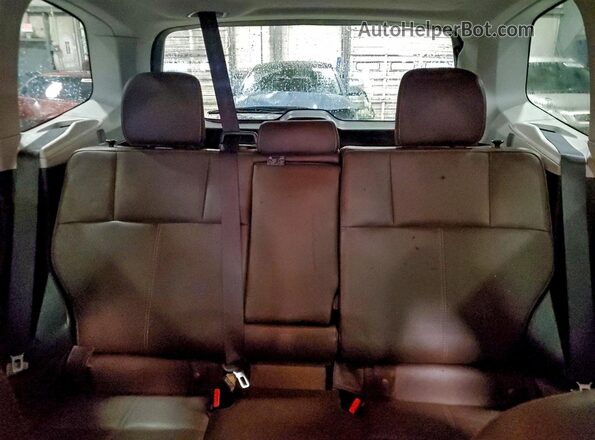 JF2SJGWC6JH432452 2018 SUBARU FORESTER2. White Rear seats view