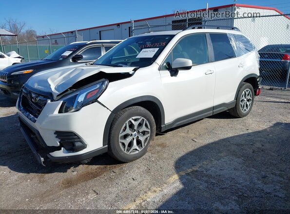 JF2SKAEC3NH423239 2022 SUBARU FORESTER White Передня ліва чверть