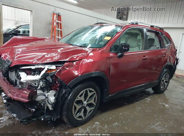 JF2SKAEC5NH404031 2022 SUBARU FORESTER Red Widok z przodu