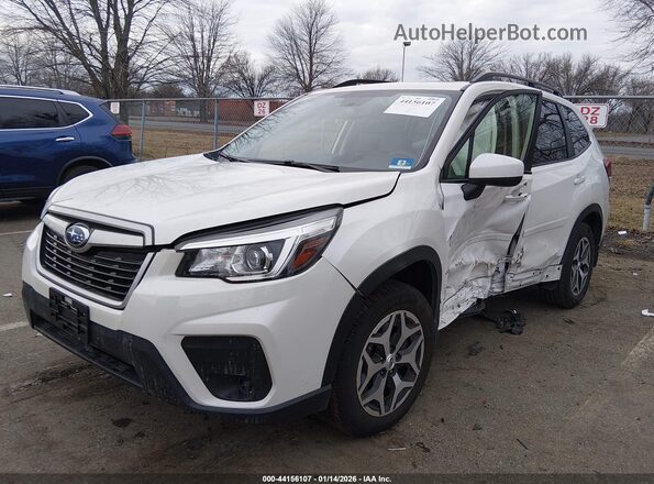 JF2SKAJC1LH471390 2020 SUBARU FORESTER White 