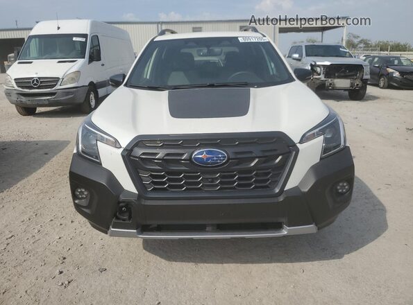 JF2SKAJC1RH530091 2024 SUBARU FORESTER White წინა ხედი
