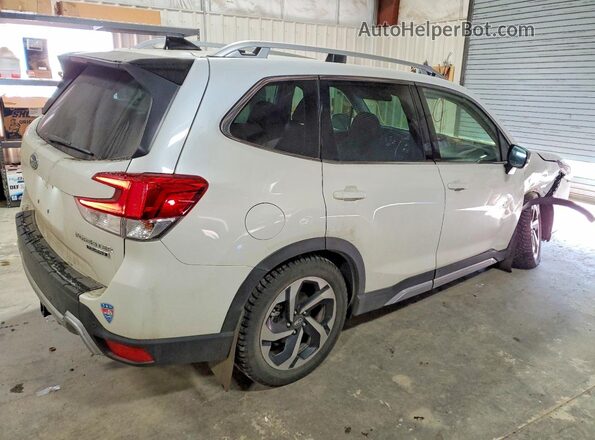JF2SKAMC9RH403858 2024 SUBARU FORESTER White Tył prawy