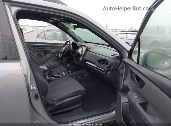 JF2SLSED2SH424860 2025 SUBARU FORESTER Silver წინა სალონის ხედი
