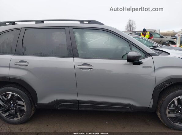 JF2SLSED2SH424860 2025 SUBARU FORESTER Silver სალონის 360-გრადუსიანი ხედი