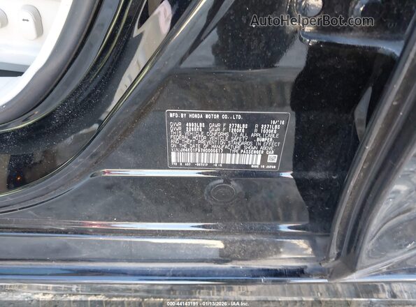 JH4KC1F97HC000517 2017 ACURA RLX Black Engine compartment view