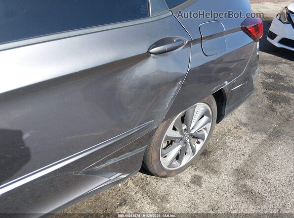 JHMZC5F35JC003133 2018 HONDA CLARITY PLUG-IN HYBRID Gray 