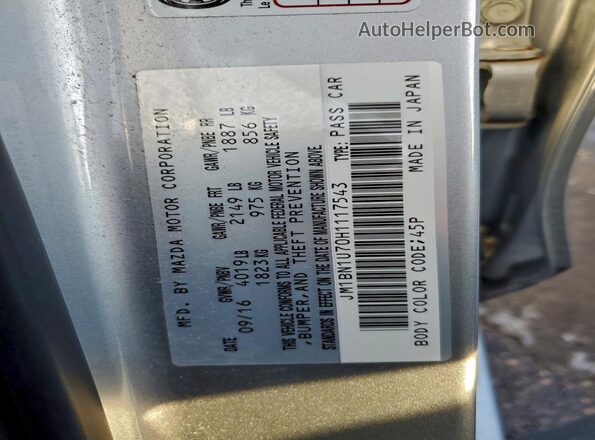 JM1BN1U70H1117543 2017 MAZDA 3 Silver Vista del compartimento del motor