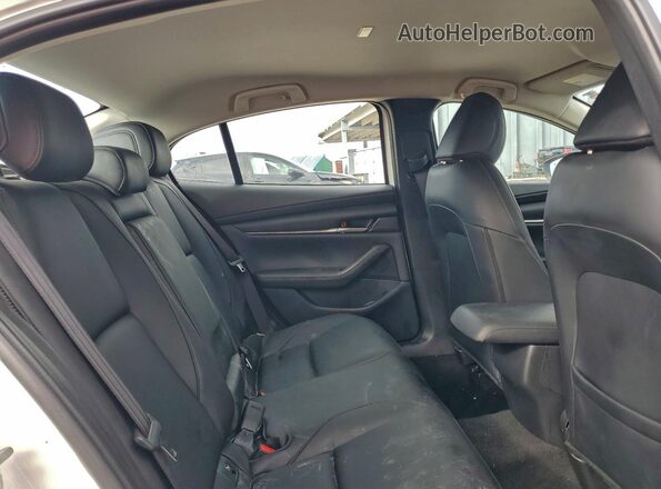 JM1BPABL9N1508003 2022 MAZDA 3 White Vista de los asientos traseros