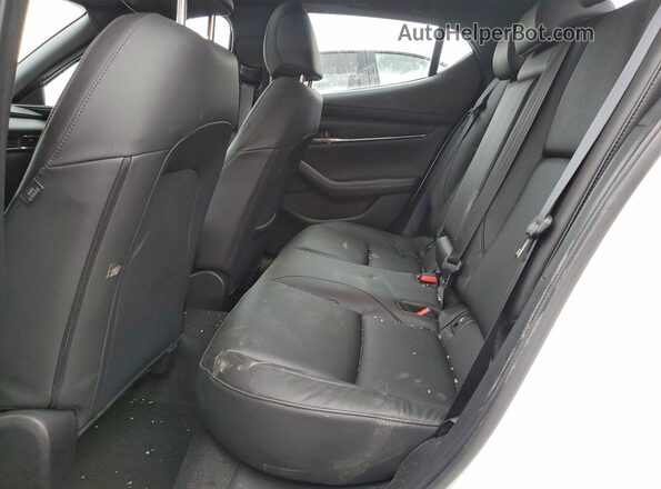 JM1BPALM1R1707060 2024 MAZDA 3 Белый Вид задних сидений