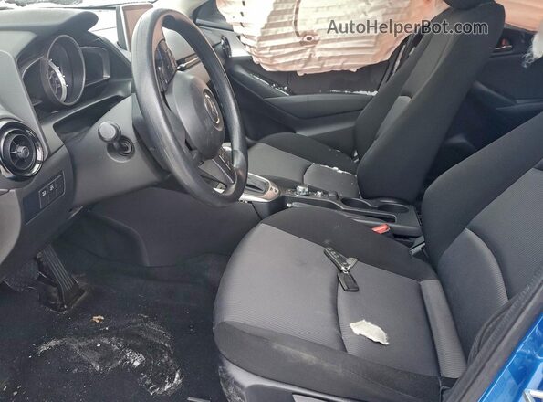 JM1DKDB72H0142195 2017 MAZDA CX-3 Blue Вид салону спереду
